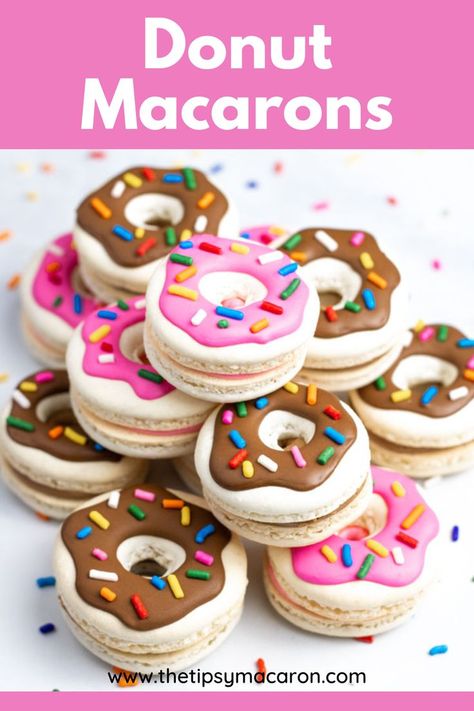 donut theme macarons Macaroon Designs Ideas, Cool Macarons, Butter Cream For Macaron, How To Make Cute Macarons, Macaron Art, Macarons Cute, Macarons Design, Summer Macarons, Fun Macaron Shapes