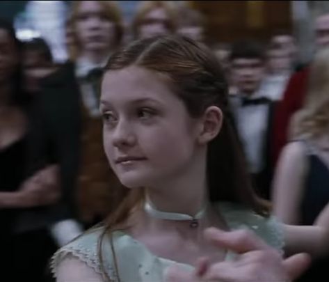 Ginny Yule Ball, Ginny Weasley Yule Ball, Pottermore Wand, The Yule Ball, Hp Characters, Harry Potter Icons, Yule Ball, Bonnie Wright, Im Falling In Love