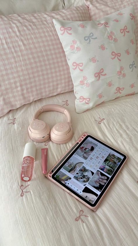 Pinterest Live, Pink Lifestyle, Soft Life, Coquette Pink, Pink Life, Aesthetic Coquette, Pink Girly Things, Pink Vibes, Everything Pink