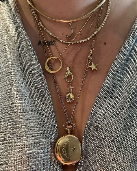 All posts • Instagram Locket Necklace Stack, Mixed Metals Jewelry Aesthetic, Necklace Stack Mixed Metals, Mixed Metal Necklace Layering, Big Necklace Outfit, Mixed Metal Necklace Stack, Mixed Metal Jewelry Layering, Silver And Gold Jewelry Mixing, Jewelry Combinations