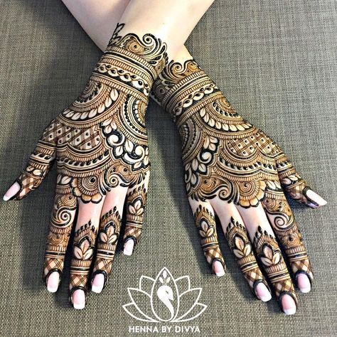 6,158 Likes, 39 Comments - Divya Patel (@hennabydivya) on Instagram: “Back in Toronto after two hectic and tiring days in Michigan. Sharing a photo of Nitasha’s bridal…” Indian Mehndi Designs, Mehndi Designs 2018, Eid Henna, Bridal Mehendi Designs Hands, Henna Art Designs, Mehndi Design Pictures, Modern Mehndi Designs, Engagement Mehndi Designs, Full Mehndi Designs