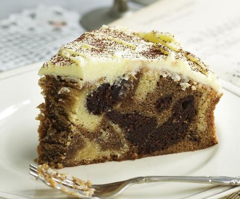 Mochaccino marbled mud cake Lemon Syrup Cake, Rhubarb Crumble Cake, Mud Cake Recipe, Mud Cakes, Caramel Mud Cake, Marbled Chocolate, Cinnamon Tea Cake, Mud Cake Recipes, Chocolate Cake With Coffee