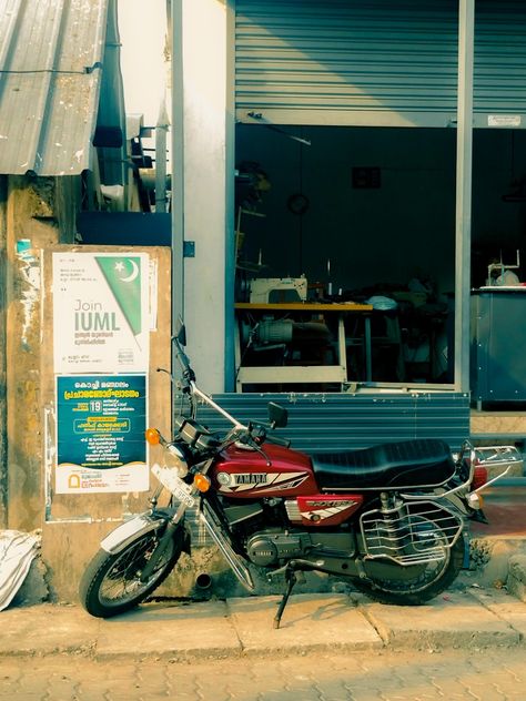 Can't get the feel that an old rx can give from any other superbikes Rx 135, Random Snaps, Yamaha Motorcycle, Vintage Wallpaper, Bike, Canning, Quick Saves