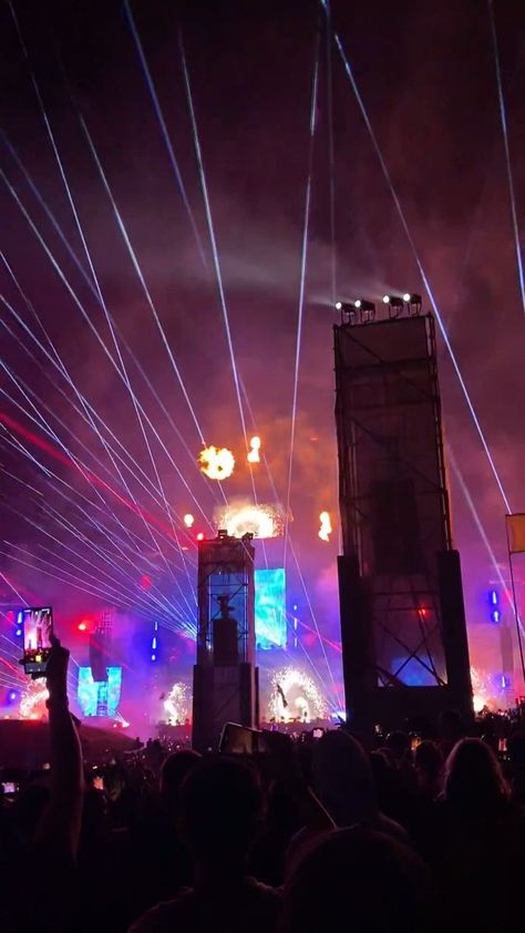 Shout out to Boomtown citizen Danielle for sending us this video of the closing ceremony on Origin! 💥 "Boomtown was the best I’ve ever felt. I felt like... | By Boomtown Fair Boomtown Aesthetic, Boomtown Outfit, Boomtown Festival, Boom Town, Uk Festivals, Moon Board, Rave Fits, Rave Babe, 2024 Goals