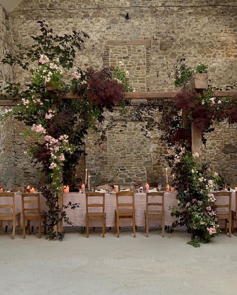 Fall Wedding Chuppah, Indian Fall Wedding, Chuppah Flowers Wedding, Floral Ground Installation, Wedding Arch Alternatives, Fall Chuppah, February Wedding Flowers, Burgundy Wedding Ideas, Chuppah Flowers