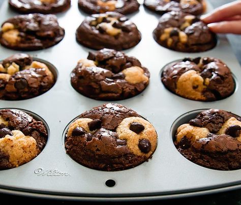 pillsbury-35 Brookies In A Muffin Pan, Brookie Cups, Kirbies Cravings, Chocolate Chip Cookie Cupcakes, Deep Dish Chocolate Chip Cookie, Chocolate Chip Cookie Skillet, Deep Dish Cookie, Cookie Skillet, Skillet Brownie