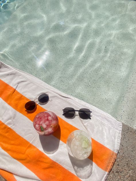 Summer Pool Photoshoot, Poolside Vibes, Pool Product Photoshoot, Vegas Pool Aesthetic, Summer At The Pool, Sunglasses Pool Aesthetic, Pool Lifestyle Photography, Pool Food Photography, Pool Content Ideas