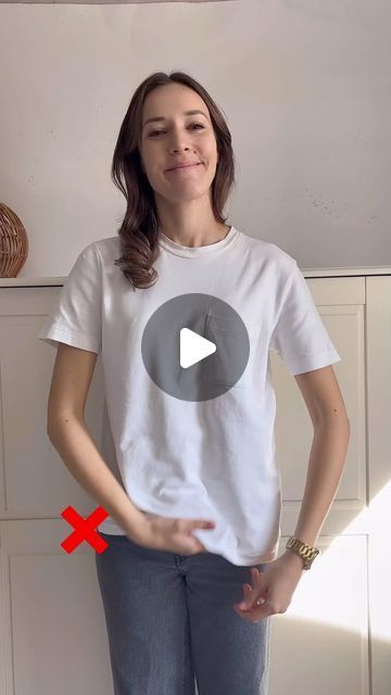 T Shirt Hacks, Shirt Hacks, Home Wear Women Pajamas, Home Wear Women Casual, Pajama Fashion, Tied T Shirt, Homewear Woman, Christmas Outfits Women, Diy Fashion Hacks