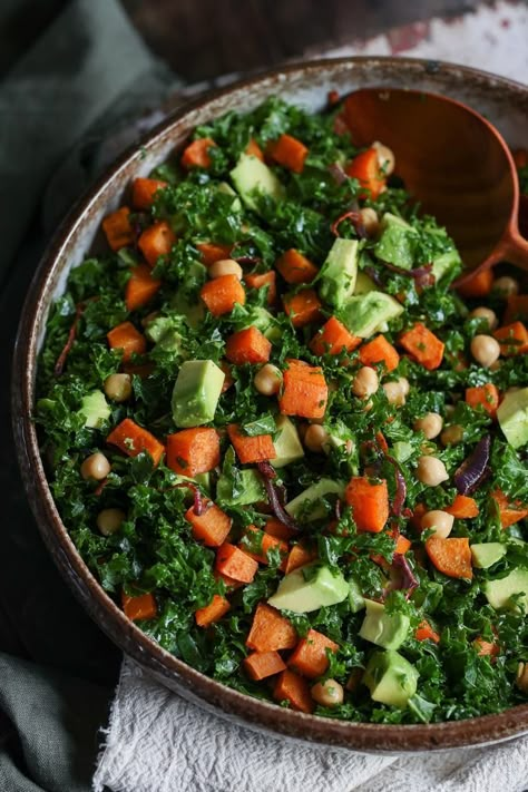 Roasted Sweet Potato & Kale Salad | Pick Up Limes Sweet Potato And Kale Salad, Sweet Potato Kale Salad, Potato Kale Salad, Sweet Potato And Kale, Meal Prep Lunch Box, Main Salad, Autumn Salad Recipes, Thanksgiving Salad, Sweet Potato Kale