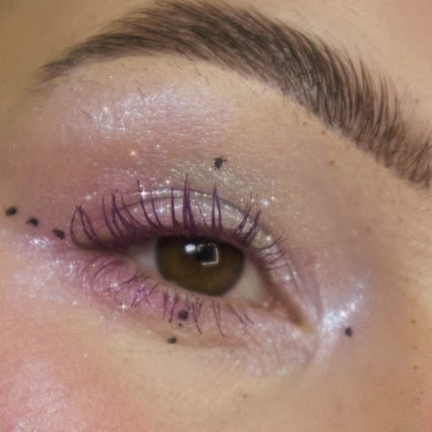 Purple Mascara, Purple Makeup, Mascara Makeup, Cool Makeup Looks, Evening Makeup, Make Up Inspo, School Makeup, Hair Tattoos, Eyeshadow Looks