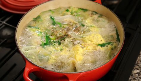 Duk Guk Recipe, Mandu Soup, Dumping Soup Asian, Mandu Guk, Korean Mandu Soup, Sundubu Jiggae, Mandu Soup Korean Food, Tteokbokki Recipe, Dumpling Soup