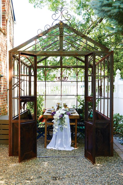 Greenhouse Dining Room, Greenhouse Dining, Kristin Bauer, 1800s Home, Outdoor Greenhouse, Cottages And Bungalows, Outdoor Dining Spaces, Small Greenhouse, Cottage Style Decor