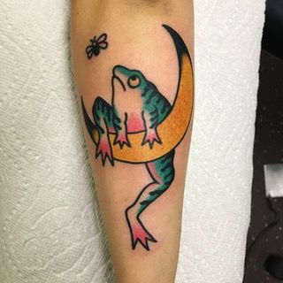 Moon Traditional Tattoo, Cute Traditional Tattoo, Frog Tattoo Ideas, Michigan Tattoos, Traditional Tattoo Inspiration, Frog Tattoo, Frog Tattoos, Japanese Sleeve Tattoos, Traditional Tattoo Art