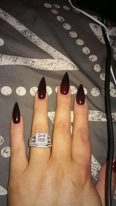 Black Nails Emo, Emo Nails Ideas, Fairy Grunge Nails, Estilo Vamp, Emo Nail Designs, Romantic Goth Nails, Black Emo Nails, Emo Acrylic Nails, Emo Nails Acrylic