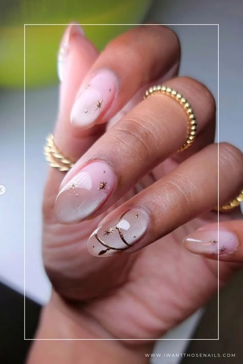 champagne cat eye nails Gel X Cat Eye, Nail Art With Cat Eye, Cat Eye Nail Inspiration, Cat Eye With Design Nails, Nail Art Designs Cat Eye, Cute Cat Eye Nails, Cat Eye Nail Tips, Cat’s Eye Nails, Cat Eye Flower Nails