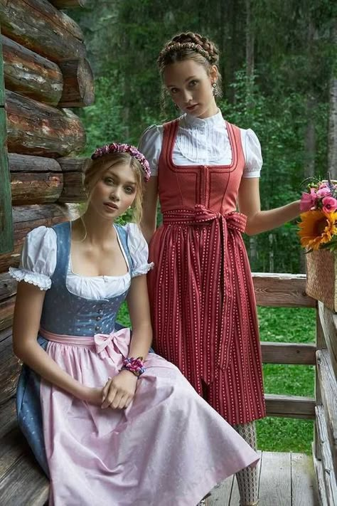 Austrian Clothes, Drindl Dress, German Traditional Dress, Gaun Abad Pertengahan, German Dress, Oktoberfest Outfit, Dirndl Dress, Maxi Robes, How To Wear Scarves