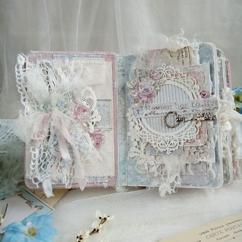 Shabby Chic Journal, Burlap Canvas, Shabby Chic Ideas, Paper Journal, Fabric Journals, Shabby Chic Crafts, Album Scrapbook, Pressed Flower Art, Sewing Tags