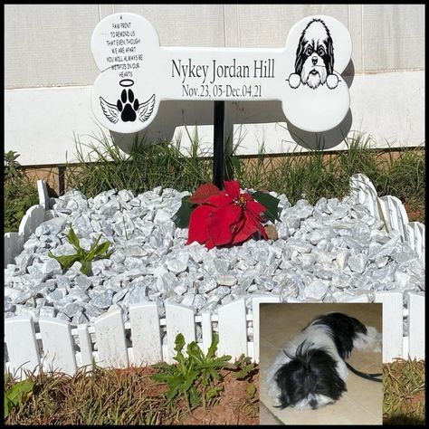 Dogs Grave Ideas, Dog Grave Ideas Diy, Pet Cemetery Ideas Memorial Gardens, Dog Grave Ideas, Pets Grave Ideas, Daughter In Heaven, Diy Gravestone For Pets, Grave Ideas, Dog Grave