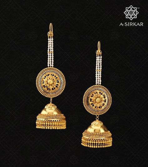 The jhumka is a mirror-polished dome capped with a large katai-flower. A ring-reji border and two rows of big-and-small ball beads reflect the idiom of the ‘tarkulia’ pasha and then a notched bezel enables the captivating double-row single-ball fringe that makes the pasha and the jhumka cohere with the natural harmony of their designs. Yet both parts are eminently wearable as separate ornaments, the jhumkas with any plain gold tops. A Sirkar, Bengal Jewellery, Bezel Set Necklace, Gold Tops, Gold Jewels Design, New Gold Jewellery Designs, Gold Earrings Models, Gold Jewellry, Gold Jewelry Simple Necklace