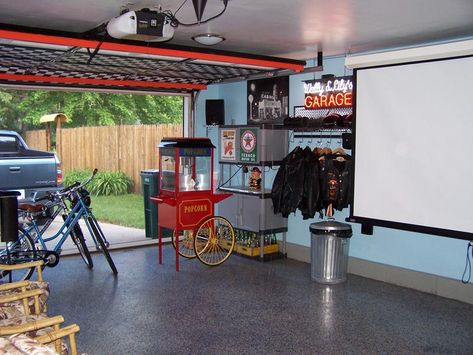 I love this idea! Home Theater in the garage! Garage Theater Ideas, Garage Playroom, Garage Game Rooms, Brunswick House, Garage To Living Space, Garage Party, Garage Diy, Hangout Room, Converted Garage