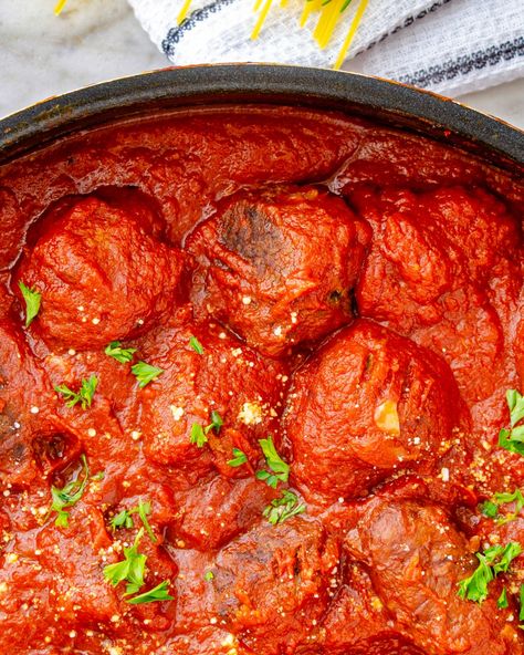 Italian sunday sauce, Sunday sauce with meatballs, talian gravy, SUnday gravy, Gravy pasta, Sunday Sauce Authentic Italian Gravy Recipes, Slow Cooker Sunday Sauce, Sunday Sauce And Meatballs, Sunday Gravy Recipe Italian, Sunday Sauce Italian, Italian Sunday Sauce, Gravy Pasta, Sauce With Meatballs, Italian Gravy