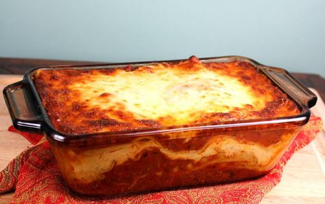 Sometimes a whole lasagna is just too much. Make a smaller portion for a romantic dinner. Lasagna For Two, Recipe Lasagna, Recipe For 1, Pastas Recipes, Recipe For 2, Cheese Lasagna, Romantic Meals, Cooking For One, Cooking For Two