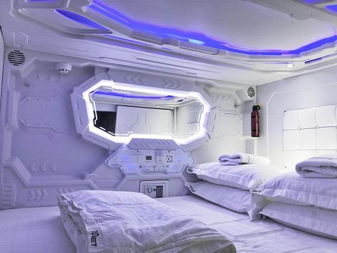 She Slept In A Spaceship: The MET A Space Pod Hotel in Singapore Space Room Ideas Aesthetic, Spacecraft Interior, Futuristic Hotel, Pod Hotel, Pod Hotels, Space Hotel, Capsule Hotel, Spaceship Interior, Space Lovers