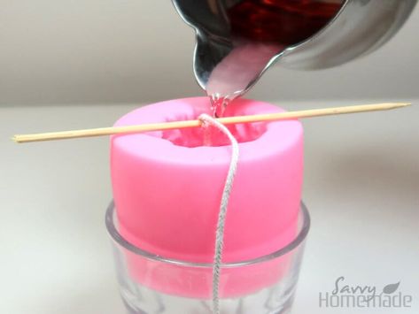 How To Make Candles In Molds, Candle Making Silicone Mold, Diy Candles With Flowers, Candle Making Tutorial, Dipped Candles, Candle Making For Beginners, Yummi Candles, Beeswax Candles Diy, Candle Wax Removal