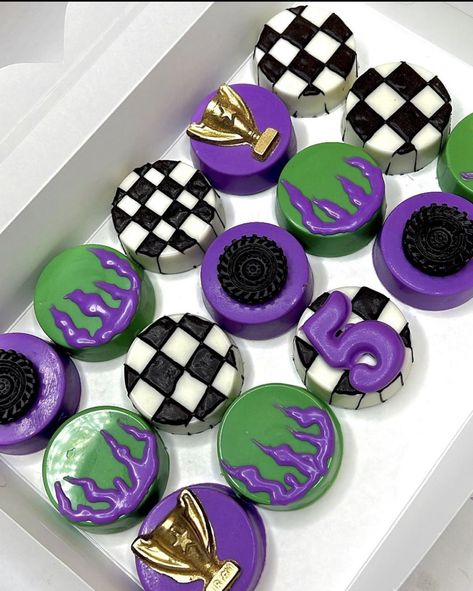 Monster Truck Party Desserts, Monster Truck Desserts, Monster Truck Treats, Monster Jam Treats, Monster Truck Dessert Table, Monster Truck Cake Pops, Monster Truck Sweet Table Ideas, Monster Jam Cake Pops, Monster Jam Dessert Table