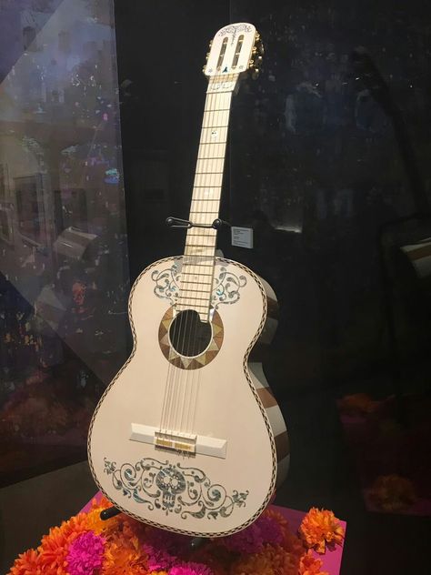 Coco Coco Film, Coco Guitar, Disney Night, Coco Party, Coco Disney, Disney Coco, Guitar Drawing, Pixar Films, List Of Characters