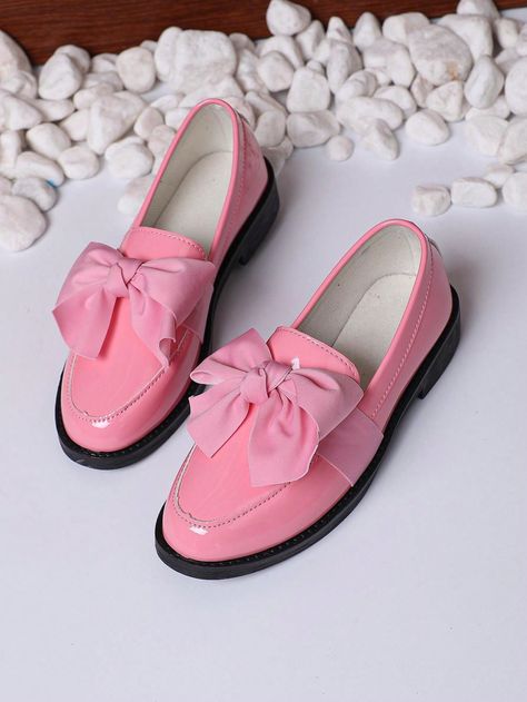 Step out in style and comfort with our Chic & Comfortable Butterfly Knot Loafers for women. The sleek design and black color make them versatile for any outfit. The butterfly knot adds a touch of elegance, while the cushioned sole ensures all-day comfort. Elevate your shoe game with these chic loafers. Color : Pink Size Fit : True To Size Upper Material : PU Leather Lining Material : Fabric Insole Material : Fabric Outsole Material : Rubber Style Loafers Women, Fly Shoes, Work Shoes Women, Heart Shoes, Funky Shoes, Butterfly Knot, Fancy Shoes, All About Shoes, Shoe Fits