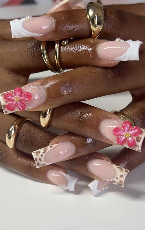 Gel Nail Designs Swirls, Beach Nails Short Acrylic, Aesthetic Nails White And Pink, Gel Xl Nail Designs, Old School Flower Nails, Individual Nail Designs, Brown And Pink Ombre Nails, Nails Acrylic Designs Unique Summer, Nails Acrylic April