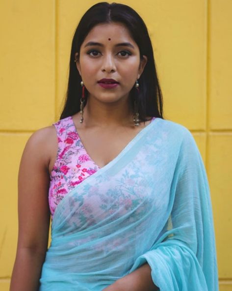 Floral Blouse, Traditional Outfits, Saree, Floral, On Instagram, Beauty, Quick Saves, Instagram