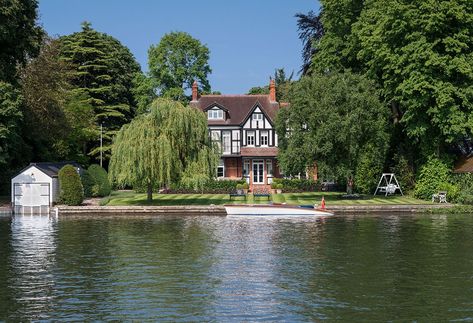 Toad Hall, London Country, Wind In The Willows, Riverside House, Hunting Lodge, London Skyline, Floating House, Waterfront Property, River Thames