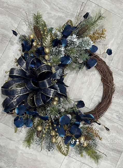 Silver Christmas Wreaths, Christmas Wresth, Magnolia Christmas Wreath, Blue And Silver Christmas, Grey Christmas Tree, Blue Christmas Tree Decorations, Colorful Christmas Decorations, Diy Wreath Bow, Church Christmas Decorations