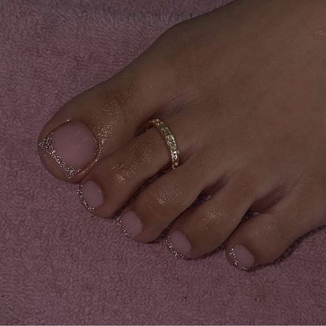 Formal Pedicure Ideas, Glitter French Tip Toes, Brown French Tip Toes, Glitter French Pedicure, Gold Toe Nail Designs, December Birthday Nails, Toes Nails Designs, Gold Toe Nails, Pedi Designs