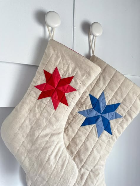 Christmas Star Quilt Pattern, Quilted Christmas Stockings Pattern, Sewing A Christmas Stocking, Stocking Sewing, Quilted Star, Christmas Stocking Sewing, Sew Stocking, How To Sew A Stocking, Patchwork Star Pattern