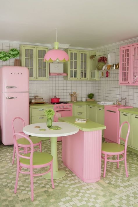 Granny Chic Meets Maximalist Kitchen Decor Kitschy Interior Design, Rainbow Dining Room, Y2k Kitchen Aesthetic, Dopamine Kitchen Decor, Funky House Decor Diy, Dopamine Decor Kitchen, Dopamine Kitchen, Quirky Kitchen Ideas, Cute Cafe Interior