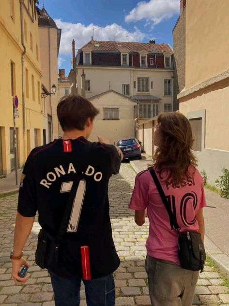 Futbol Couple, Messi And Ronaldo Together Wallpaper, Aditya Kashyap, Footballer Boyfriend, Couple Football, Couples Football, Football Couple, Honda Crz, Soccer Girlfriend