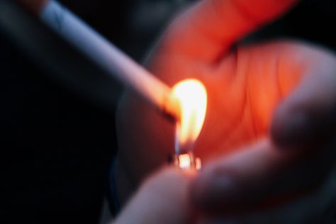 youth lighting cigarret Lighting A Ciggerate, Lighting Ciggerate, Ciggerate Aesthetic, Cigerattes Aesthetic, Elliot Smith, Emo Song, Jake Webber, Midwest Emo, Lizzy Grant