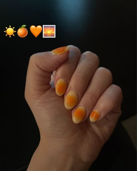 Orange Yellow Nails Summer, Yellow And Orange Aura Nails, Aura Nails Yellow Orange, Yellow Pink Aura Nails, Orange Manicure Ideas, Nails Inspo Orange, Yellow Manicure, Aura Nails Orange, Yellow Aura Nails