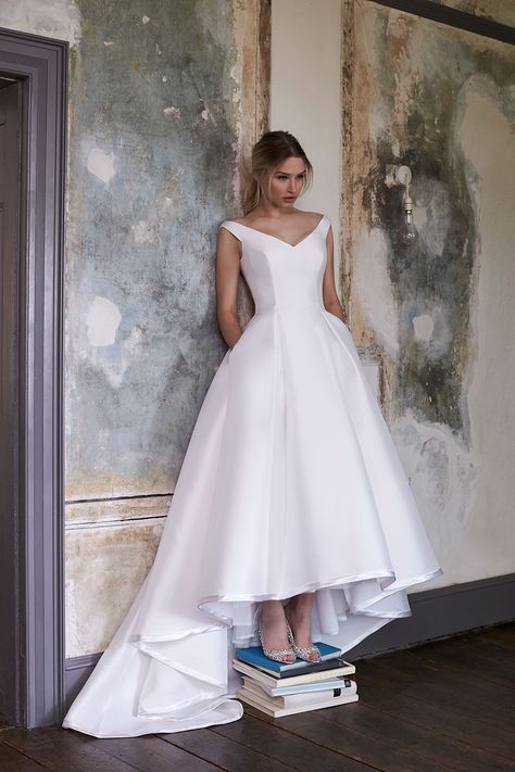 Renew Vows, Sassi Holford, Wedding Dresses High Low, Florence Wedding, July Wedding, Groom Wear, Luxury Wedding Dress, Lovey Dovey, Best Wedding Dresses