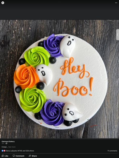 Halloween Cakes Decorating, Small Halloween Cake, Ghost Cookie Cake, Halloween Cake Simple, Easy Halloween Cake Ideas, Halloween Mini Cakes Ideas, Halloween Cake Designs Easy, Small Halloween Cakes, Halloween Cookie Cake Ideas