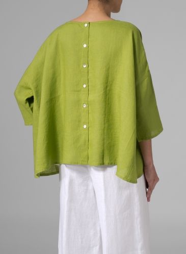 Yummy. green top.  While this image is no longer on the Vivid Linen site check out their other items. Tunik Linen, Wide Sleeve Top, Vivid Linen, Linen Fashion, Linen Clothing, Linen Style, Linen Blouse, Green Top, Linen Top