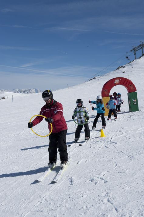 Skiing in the alps: Tyrol’s 300 ski schools are great places to learn, improve your skills and have fun. Ski Teacher, Austria Skiing, Skiing In The Alps, Canada Whistler, How To Ski, Austria Winter, Alps Skiing, Ski School, Dream Life Goals