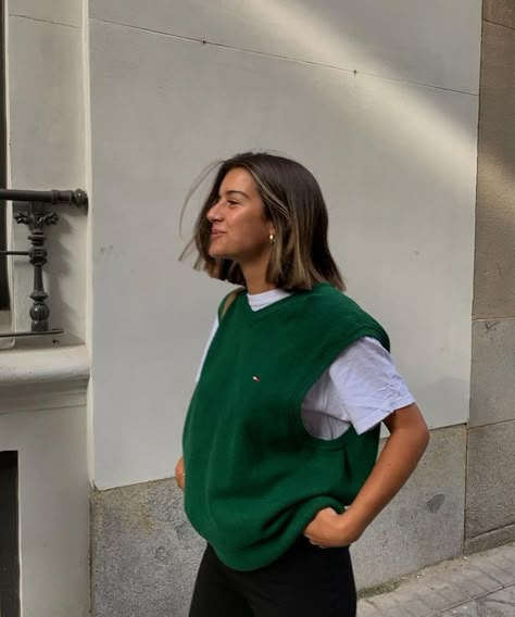 Half Sweater Outfits, Green Vest Outfit, Corporate Fits, Green Cardigan Outfit, Sweater Vest Outfit Women, Green Sweater Vest, Sweater Vest Outfit, Inspo Fits, Vest Outfit