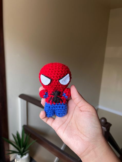 Mini Crochet Spiderman, Crochet Projects Spiderman, Knitted Spiderman, Spiderman Knitting, Spiderman A Crochet, Spider Man Crochet, Amigurumi Spiderman, Crochet Spiderman, Spiderman Crochet