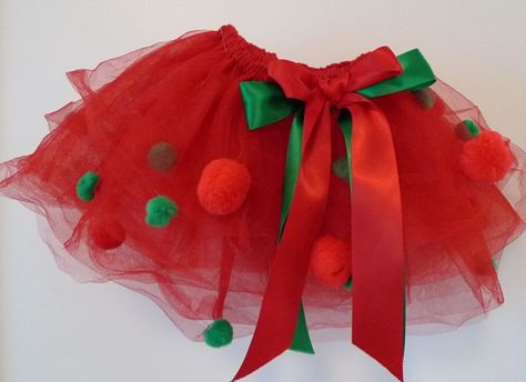 Christmas Elf Costume Diy, Diy Christmas Elves, Christmas Elf Costume, Xmas Costumes, Christmas Tutu, Red Tutu, Diy Tutu, Ball Skirt, Christmas Concert