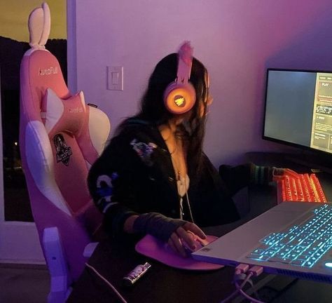 Streaming Setup, Gamers Anime, Gamer Room, Gamer Life, Games For Girls, Up Girl, Gamer Girl, Picture Poses, Aesthetic Girl