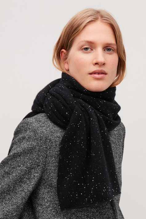 Cos speckled  cashmere scarf New York Winter Fashion, Black And White Hats, Wardrobe Sale, Outdoor Essentials, Natural Fibres, Belted Coat, Winter Trends, Womens Gloves, Cashmere Scarf